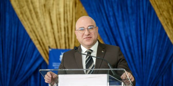 Stavros Nicolaou at the Wits Founders Tea.jpg 600x300